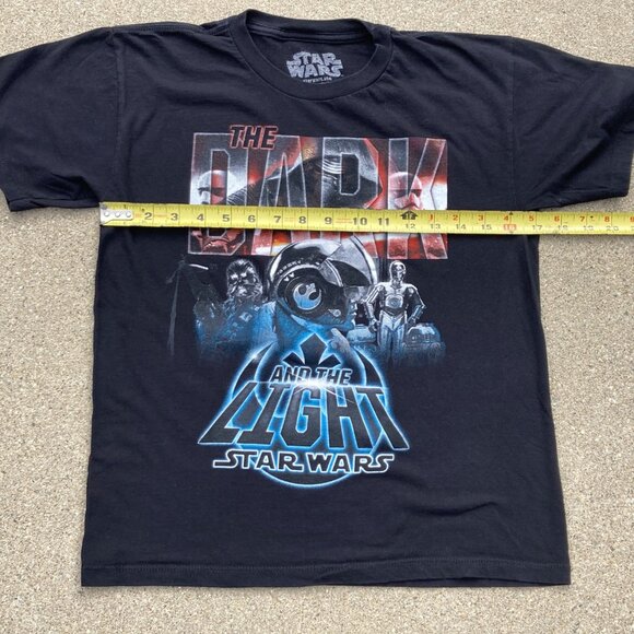Star Wars "The Dark and the Light" Graphic Tee Black Youth M Short Sleeve - Picture 3 of 7